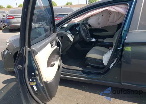 2018 Honda Clarity Plug-In Hybrid from USA, damaged, VIN JHMZC5F11JC023569